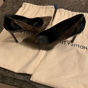 NWT. Louie Vuitton Cherie Pump size 38.5.